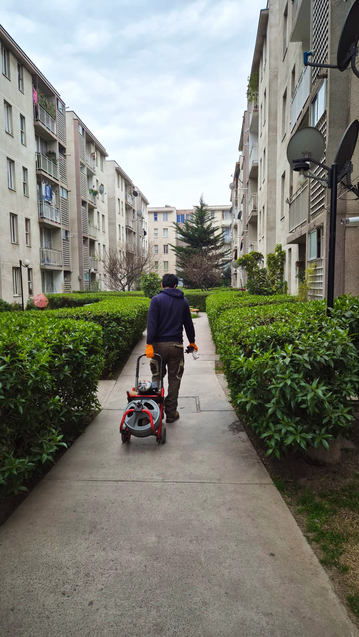 Mantención de cañerías en edificio